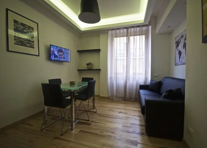 דירה Piramide House
